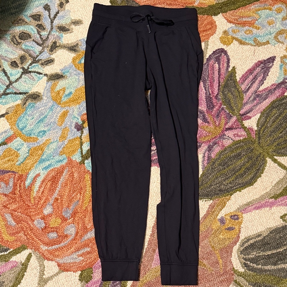 Lululemon “Like New” Women’s Black Jogger Pants